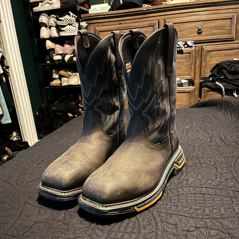 ARIAT WIDE WORK BOOTS